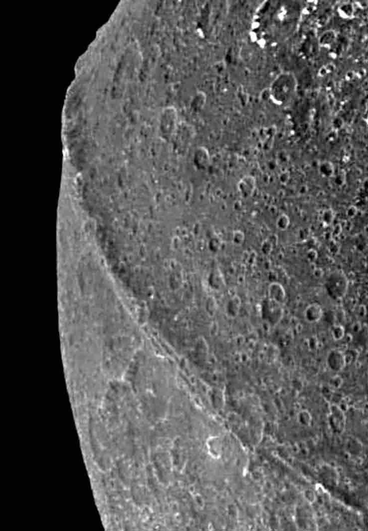 Iapetus Ridge Closeup